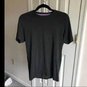 Not selling! LOOKING for ZOO YORK plain tshirts!!